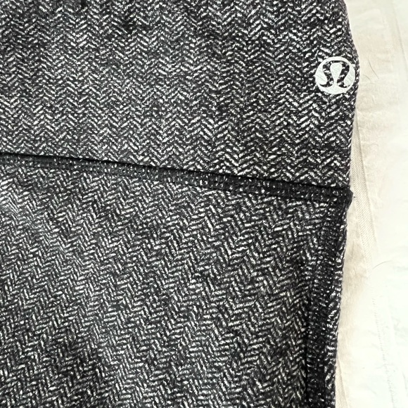 Rare herring bone, lululemon wunder under - Picture 2 of 6